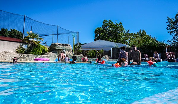 Pourquoi choisir le camping La Grand’ Métairie avec piscine Vendée ?