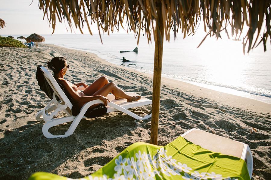 Quel site réserver pour combiner vacances au soleil et naturisme ?